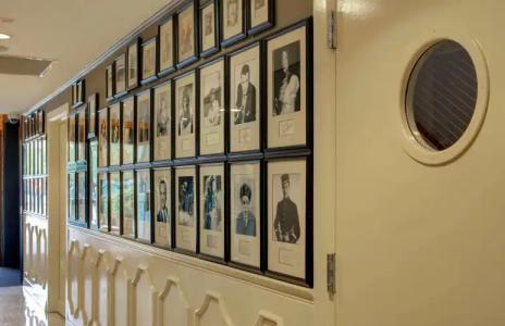 The Adler a Hollywood - 16