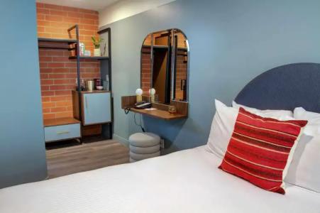 The Adler a Hollywood - 6