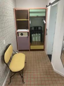 The Adler a Hollywood - 64