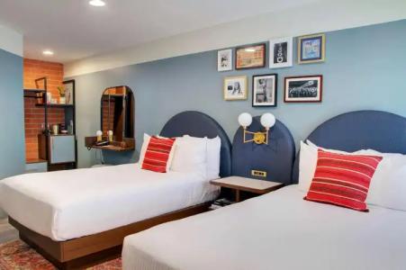 The Adler a Hollywood - 4