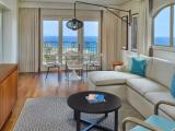 Suite oceanfront