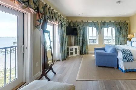 Harborside at Charleston Harbor Resort and Marina - 42