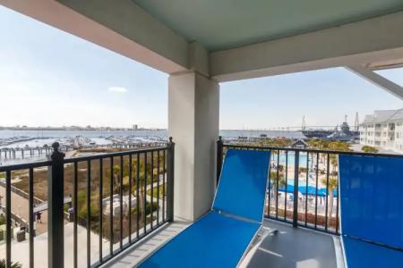 Harborside at Charleston Harbor Resort and Marina - 9