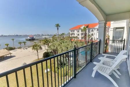 Harborside at Charleston Harbor Resort and Marina - 36