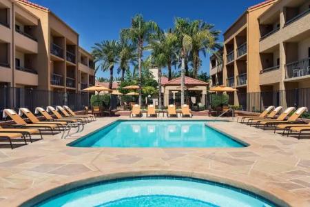 Courtyard by Marriott Phoenix Mesa - 18