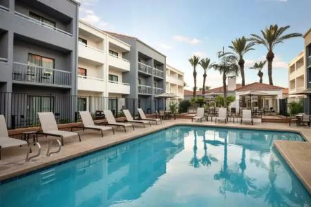 Courtyard by Marriott Phoenix Mesa - 17