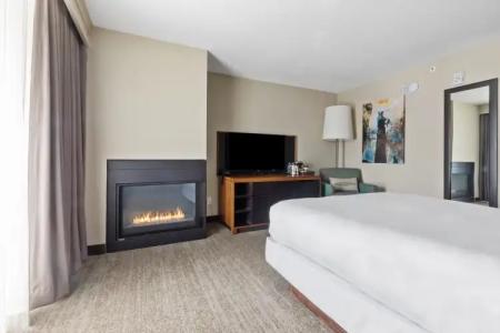 DoubleTree by Hilton Park City - The Yarrow - 7