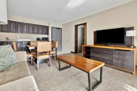 DoubleTree by Hilton Park City - The Yarrow - 56
