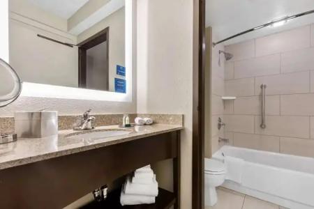 DoubleTree by Hilton Park City - The Yarrow - 22