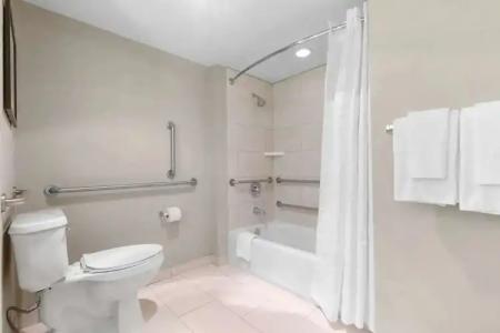 DoubleTree by Hilton Park City - The Yarrow - 26