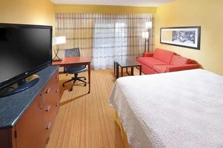 Courtyard by Marriott Dallas Plano in Legacy Park - 28