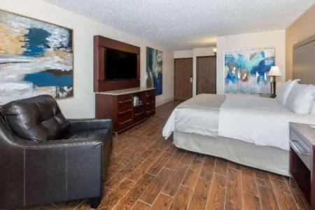 Wyndham Riverfront - 56