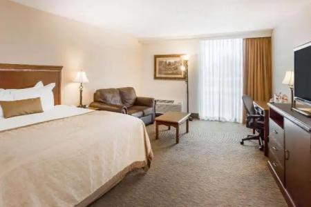 Wyndham Riverfront - 55