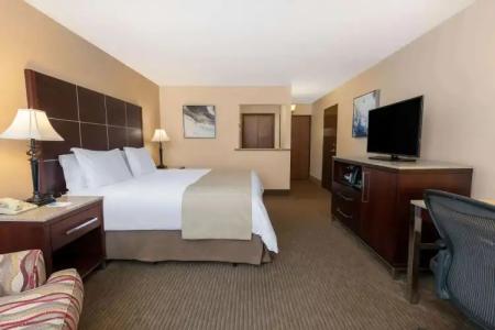 Wyndham Riverfront - 22