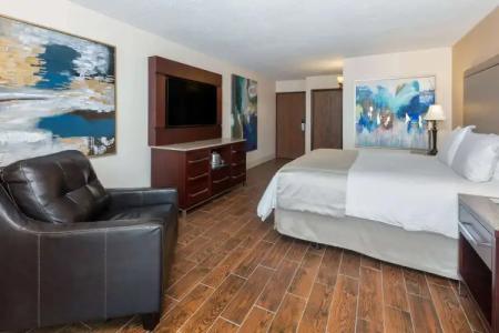 Wyndham Riverfront - 34