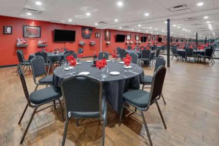 Wyndham Riverfront - 15