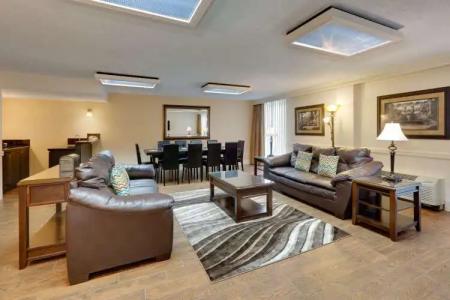 Wyndham Riverfront - 6