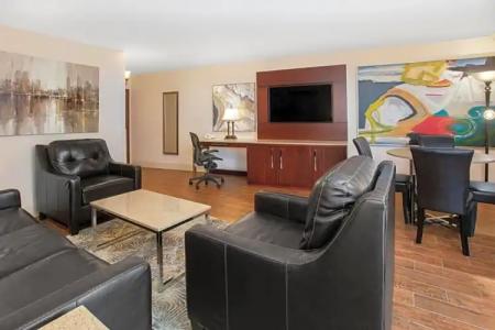 Wyndham Riverfront - 96