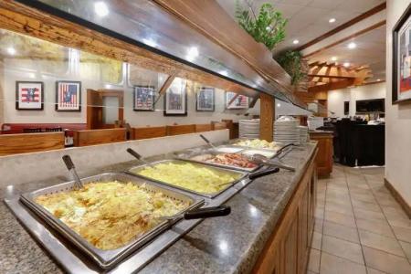 Wyndham Riverfront - 8