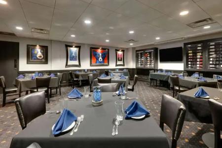 Wyndham Riverfront - 25