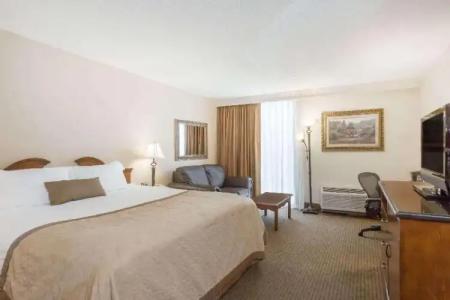 Wyndham Riverfront - 63