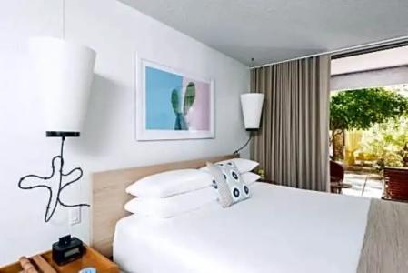 Sonder The Monarch - 47