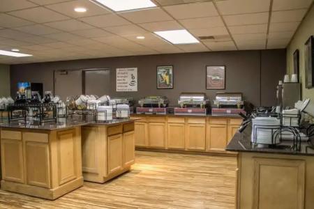 Comfort Inn Sandusky - 23