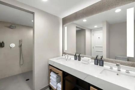 Sheraton Oceanfront - 39