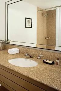 Sheraton Oceanfront - 185