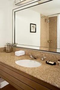 Sheraton Oceanfront - 9