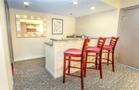 DoubleTree by Hilton Virginia Beach - 33