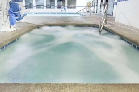 Super 8 by Wyndham Bend - 8