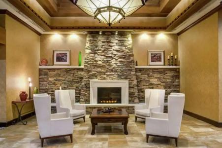 DoubleTree by Hilton Seattle Airport - 1