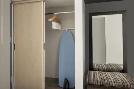 Country Inn & Suites by Radisson, Seattle-Tacoma International Airport, WA - 52