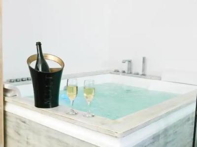 San Marino Suites by Calm Collection - 55