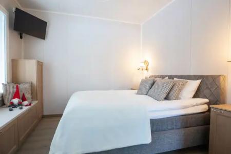 Santa Claus Holiday Village - 6