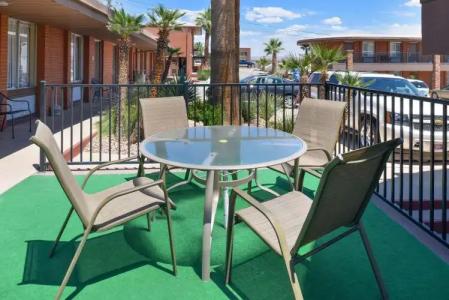 Best Western Coral Hills - 7