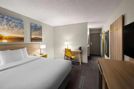 Days Inn & Suites by Wyndham Bozeman - 29