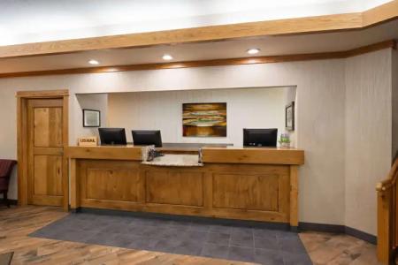 Days Inn & Suites by Wyndham Bozeman - 17