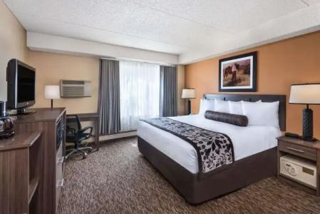 Days Inn & Suites by Wyndham Bozeman - 36