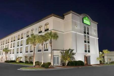 Wingate by Wyndham Wilmington