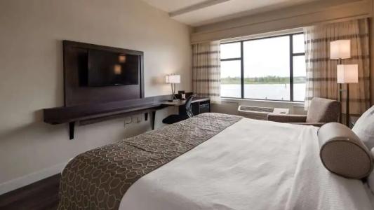 Best Western Plus Coastline Inn - 4