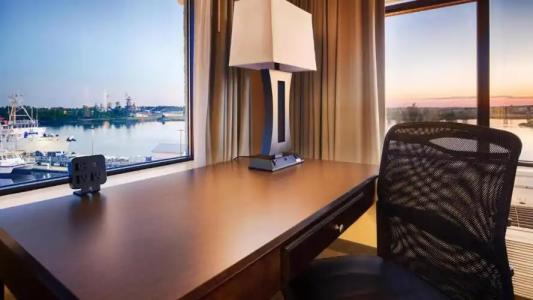 Best Western Plus Coastline Inn - 45