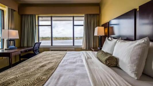 Best Western Plus Coastline Inn - 6