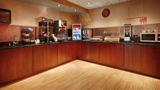 Best Western Plus Coastline Inn - 24