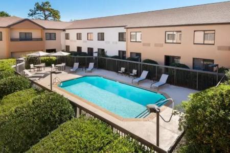 Courtyard by Marriott Wilmington/Wrightsville Beach - 18