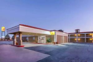 Super 8 by Wyndham Abilene North, Abilene