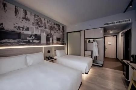 The Kuala Lumpur Journal - 6