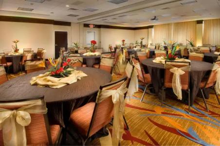 Courtyard by Marriott Tyler - 28