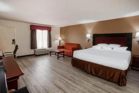 Days Inn & Suites by Wyndham Tyler - 35